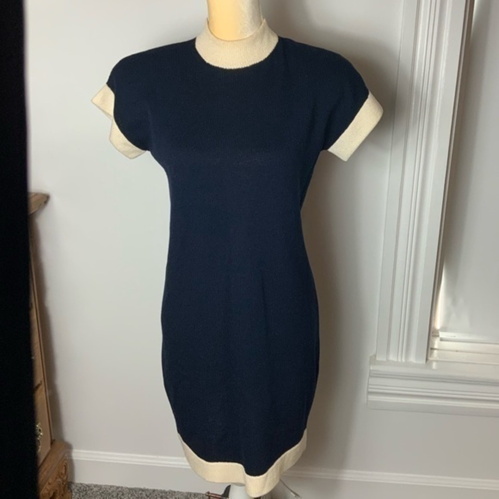 St John by Marie Gray Santana Knit Shift Navy and Cream Dress. Size small.